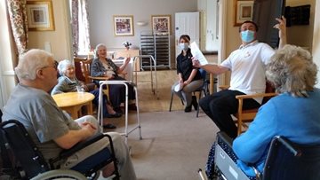 Devizes care home enlists local community for comedy group